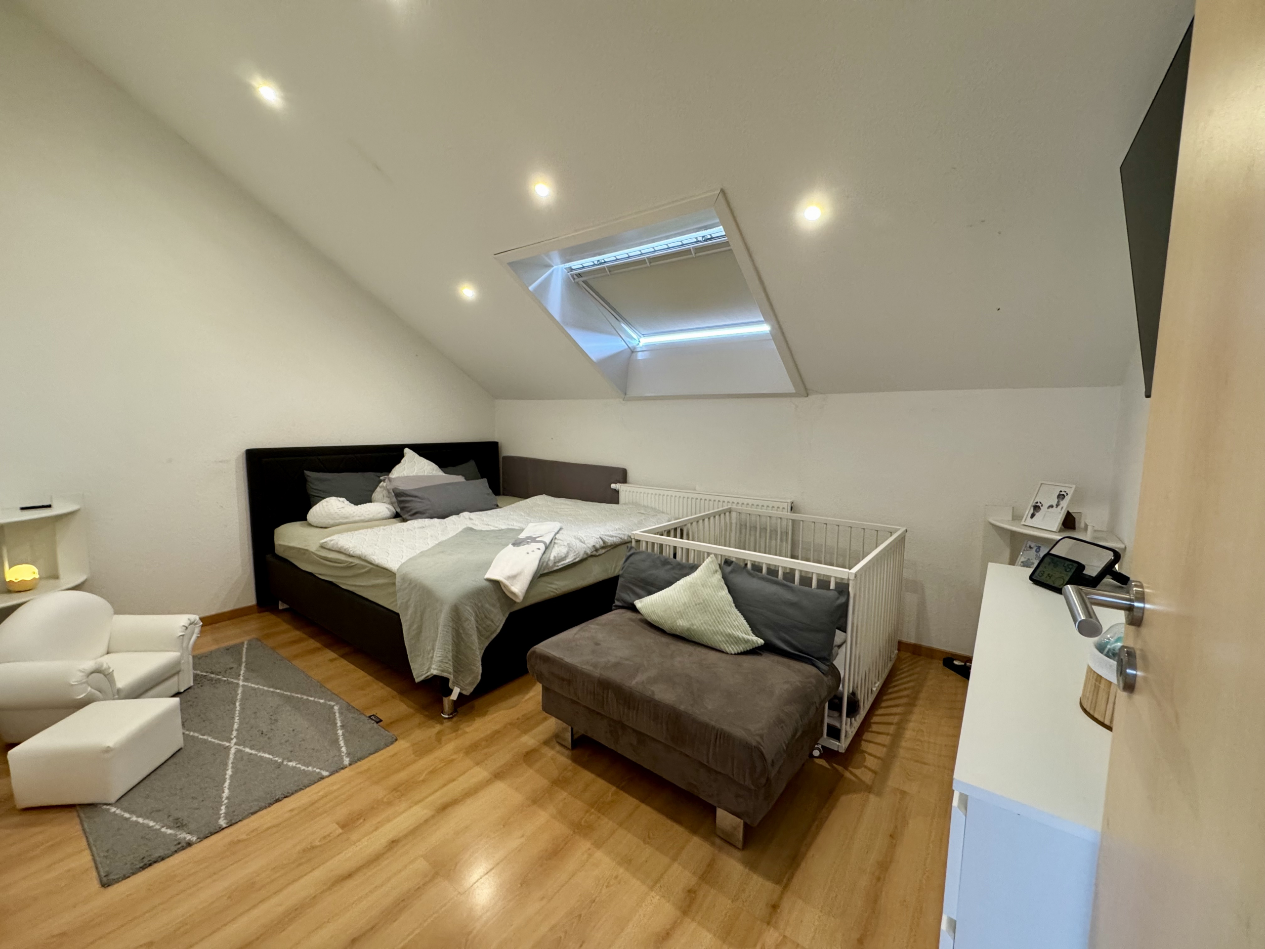 Schlafzimmer DG